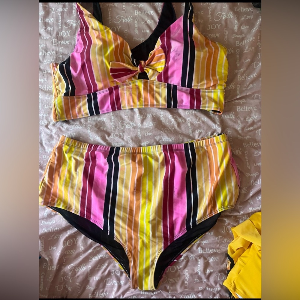 Torrid swimsuit read description